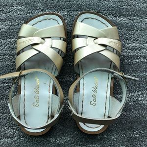 These popular salt water sandals are in excellent condition.